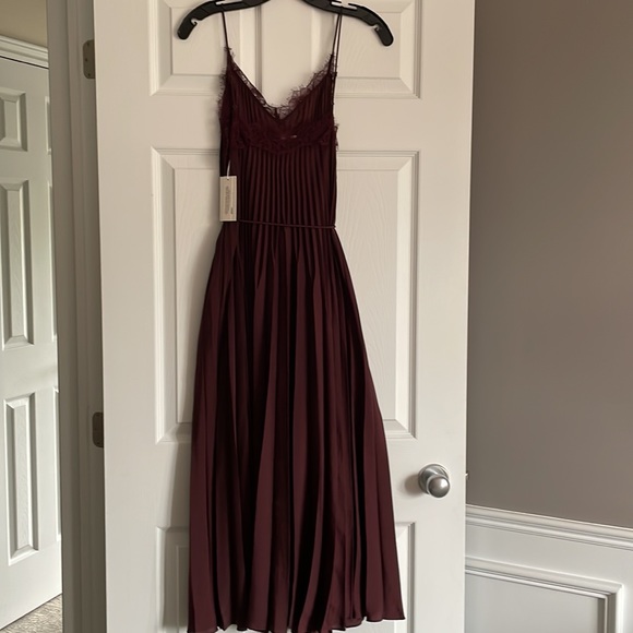 Vince. NWT lace trim pleated dress - Picture 2 of 7